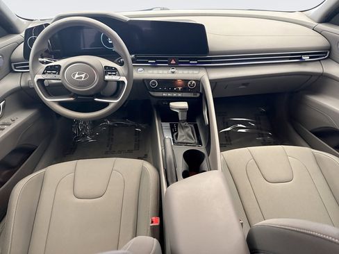 Used 2024 Hyundai Elantra SEL image 14