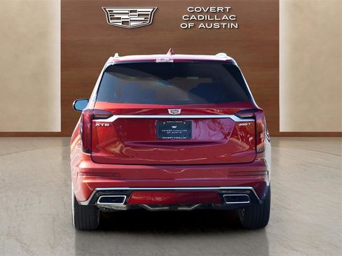 New 2025 Cadillac XT6 Luxury image 6