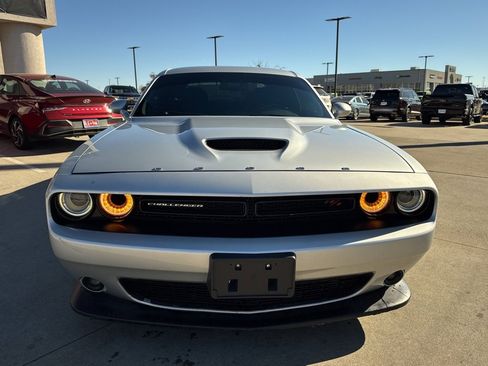 Used 2022 Dodge Challenger R/T image 2