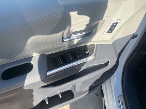 Used 2024 Toyota Sienna Limited AWD/4WD image 26