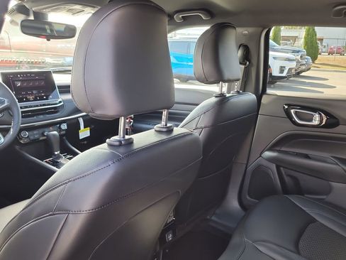 New 2026 Jeep Compass Latitude image 10