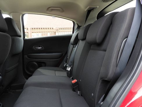 Used 2018 Honda HR-V LX image 19