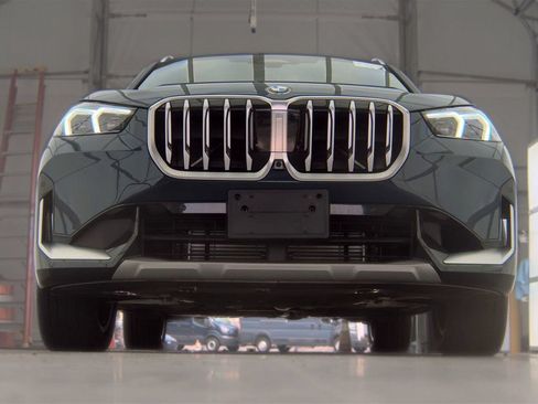 Used 2026 BMW X1 xDrive28i w/ Technology Package AWD/4WD image 4