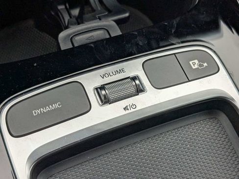 Used 2025 Mercedes-Benz GLB 250 image 27