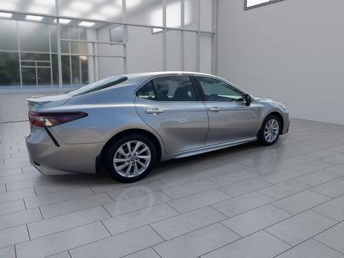 Used 2024 Toyota Camry SE FWD image 8