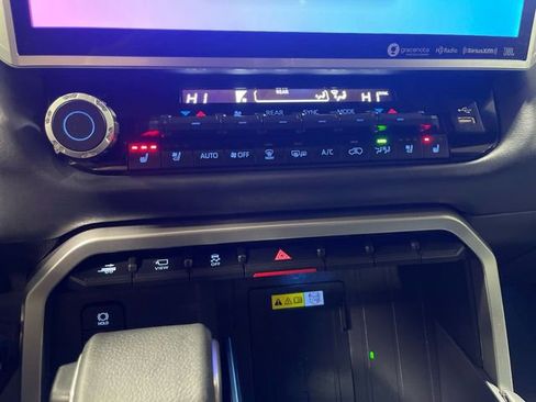 Used 2024 Toyota Sequoia Platinum image 19