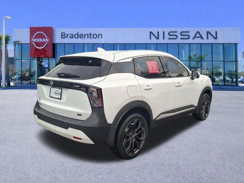 Certified 2025 Nissan Kicks SR FWD image 5