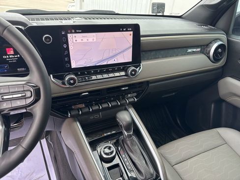 Used 2025 Chevrolet Colorado ZR2 w/ Technology Package image 25