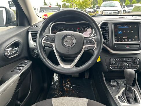 Used 2014 Jeep Cherokee Latitude w/ Trailer Tow Group AWD/4WD image 7