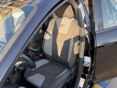 Used 2017 Ford Focus ST image 23