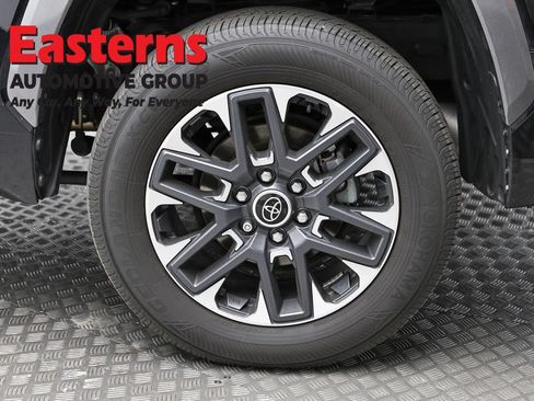 Used 2024 Toyota Tundra Limited AWD/4WD image 8