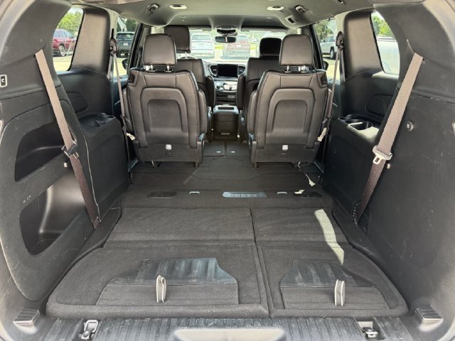 Used 2025 Chrysler Pacifica Select FWD image 18