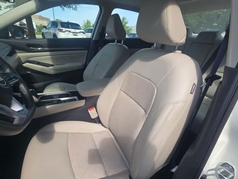 Used 2023 Nissan Altima 2.5 SL AWD/4WD image 16