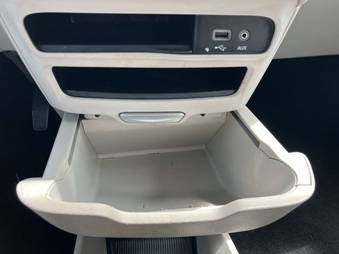 Used 2019 Chrysler Pacifica Touring-L FWD image 20