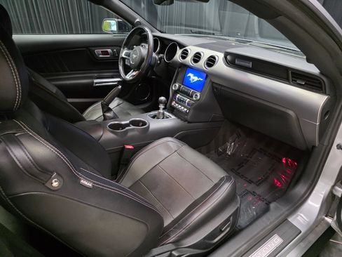 Used 2022 Ford Mustang GT Premium w/ Black Accent Package RWD image 32