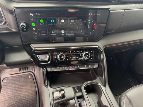 Used 2024 GMC Sierra 1500 AT4 w/ Technology Package AWD/4WD image 22