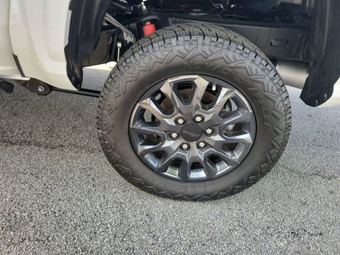 New 2025 Toyota Tacoma SR5 AWD/4WD image 31