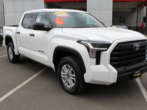 Certified 2025 Toyota Tundra SR5 AWD/4WD image 5