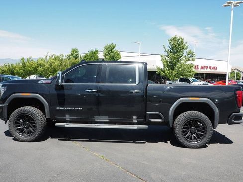 Used 2025 GMC Sierra 3500 Denali w/ Technology Package AWD/4WD image 4