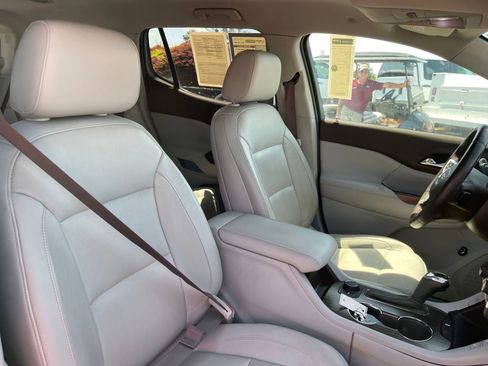 Used 2017 GMC Acadia SLT image 28