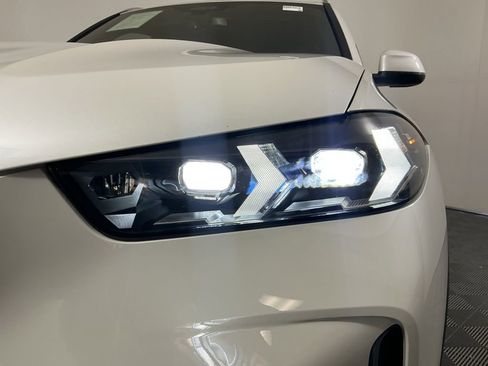 Certified 2025 BMW X5 sDrive40i image 8
