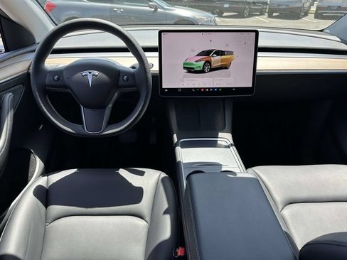 Used 2023 Tesla Model Y 2WD image 12