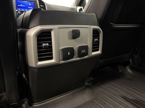 Used 2019 Ford F150 Lariat image 24
