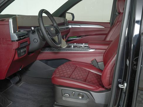 Used 2026 Cadillac Escalade Sport w/ Touring Package AWD/4WD image 16