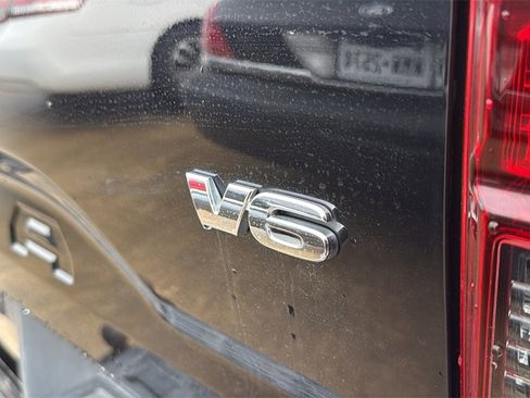 Used 2018 Toyota Tacoma SR5 image 6