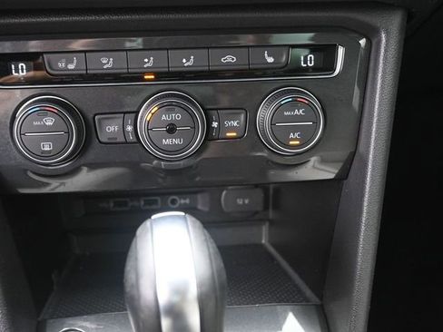 Used 2019 Volkswagen Tiguan SEL Premium R-Line image 32