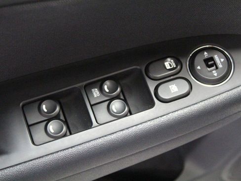 Used 2012 Hyundai Elantra w/ Preferred Pkg FWD image 16