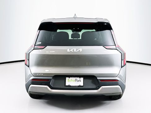 Used 2024 Kia EV9 Light RWD image 7