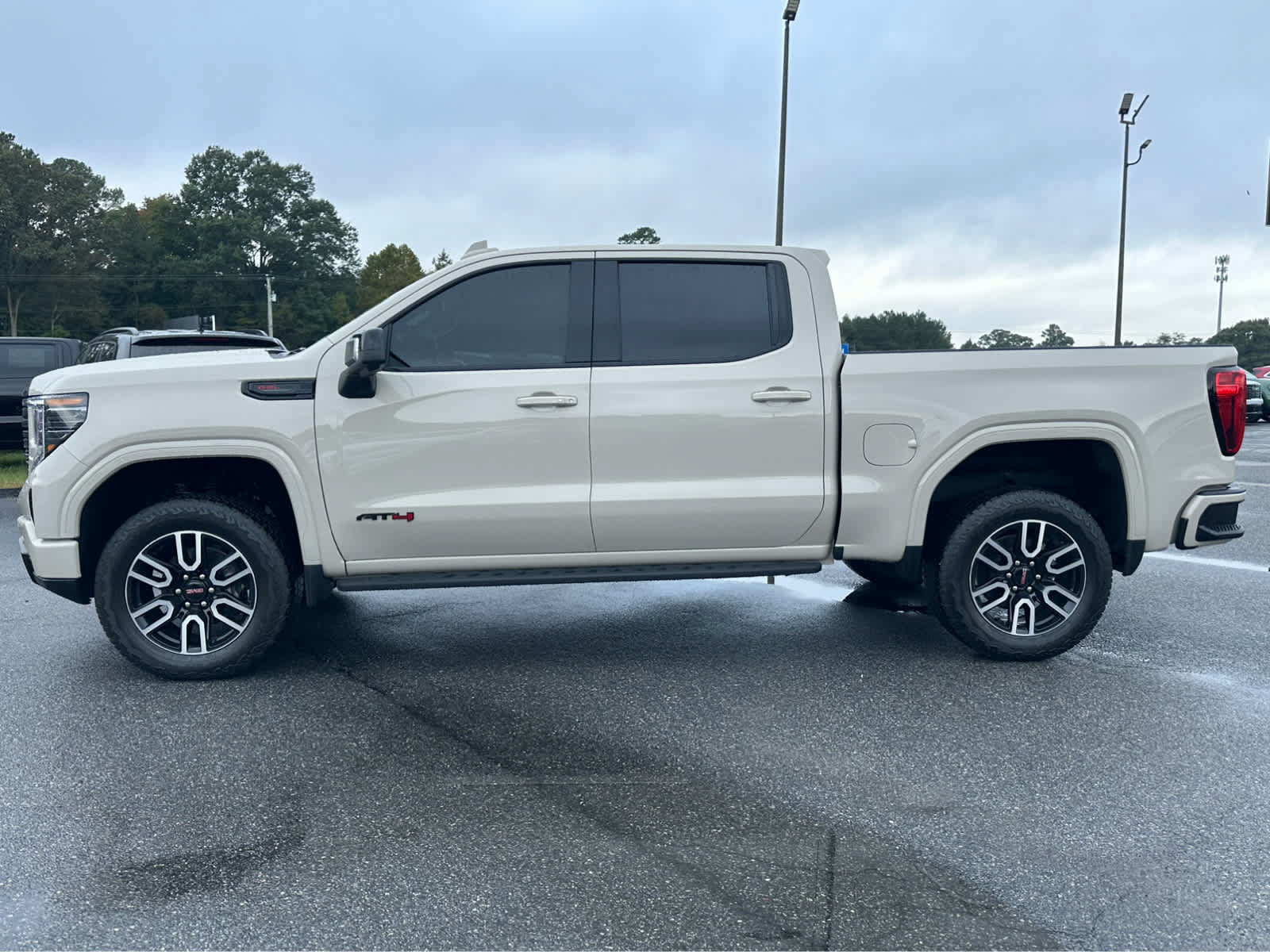Used 2026 GMC Sierra 1500 AT4 w/ AT4 Premium Package AWD/4WD image 10