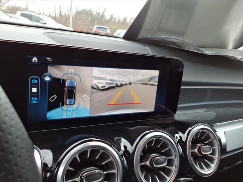 Certified 2025 Mercedes-Benz GLB 250 4MATIC image 21