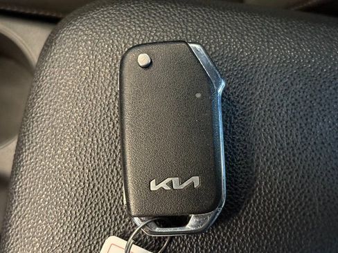 Used 2024 Kia Forte LXS w/ LXS Technology Package FWD image 17