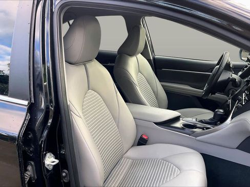 Certified 2023 Toyota Camry SE image 8