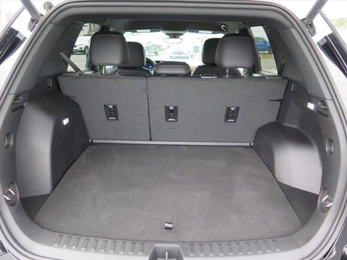 Used 2025 Chevrolet Equinox ACTIV w/ Safety and Technology Package image 17