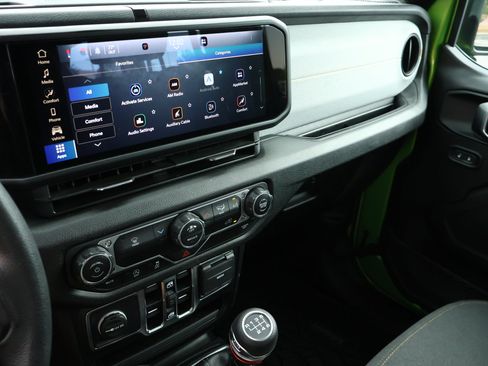 Used 2025 Jeep Wrangler Unlimited Sport AWD/4WD image 16