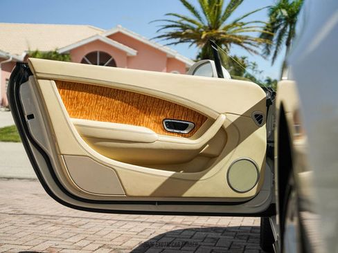 Used 2016 Bentley Continental GT image 34