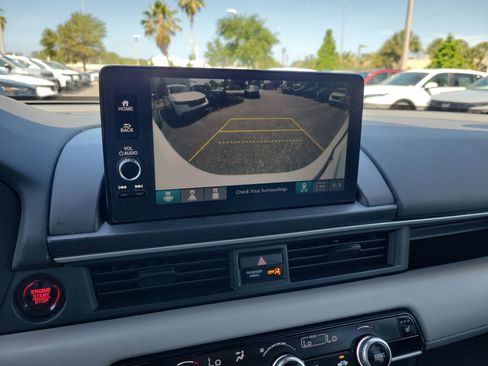 Used 2025 Honda Pilot EX-L image 25