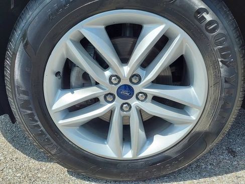 Used 2017 Ford Edge SEL w/ Equipment Group 201A FWD image 34