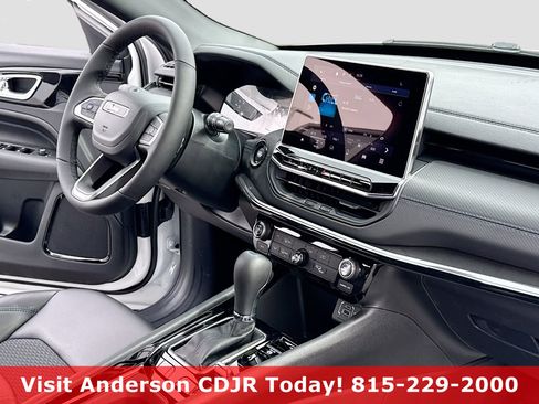 New 2026 Jeep Compass Latitude image 5