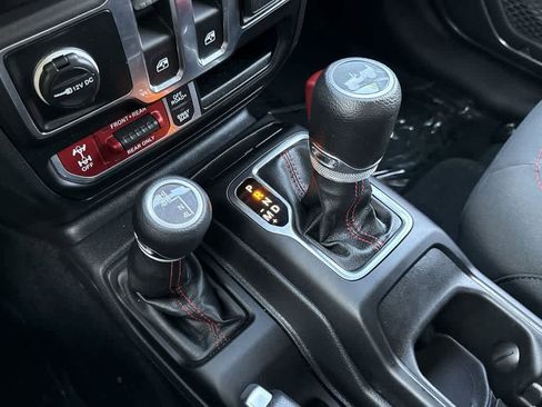 Used 2023 Jeep Wrangler Rubicon AWD/4WD image 21