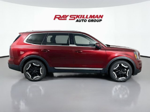 Used 2024 Kia Telluride EX w/ EX Captain's Chair Package AWD/4WD image 8
