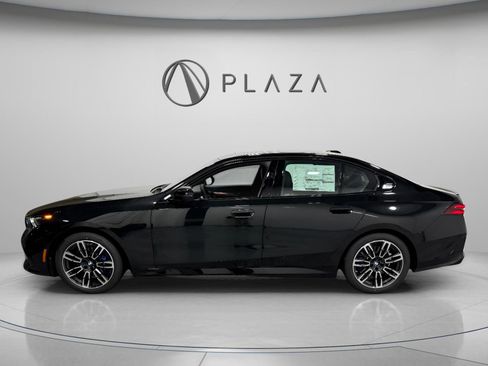 New 2026 BMW 530i xDrive w/ M Sport Package image 3