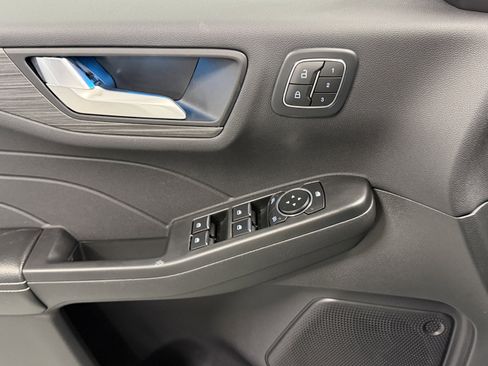 Used 2023 Ford Escape Platinum image 22