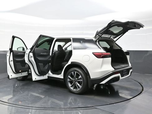 Used 2025 INFINITI QX60 Luxe w/ Vision Package image 50