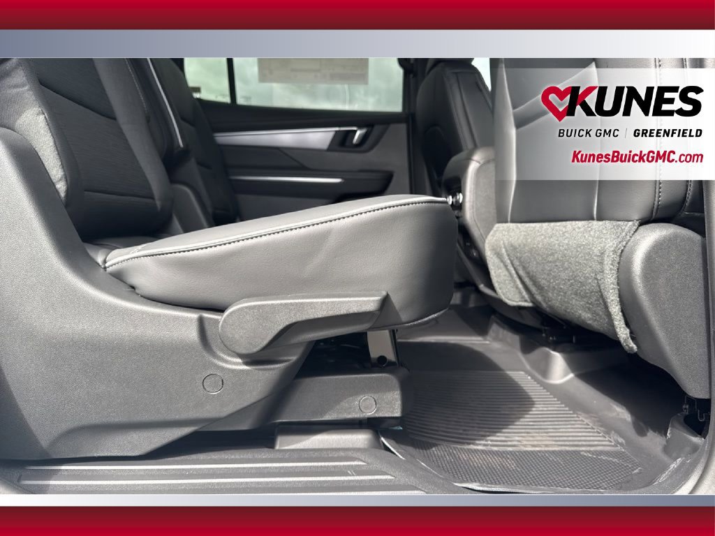 Used 2026 Buick Enclave Sport Touring w/ LPO, Floor Liner Package AWD/4WD image 51