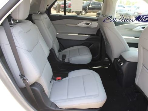 New 2026 Ford Explorer Active w/ Active Comfort Package RWD image 9