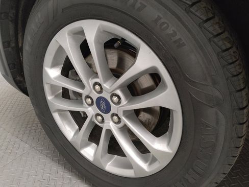 Used 2020 Ford Escape SE image 31